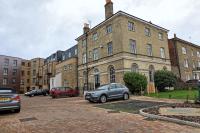Chelmsford City Central Ground Floor Apartment Next To Town Centre - B&B