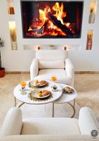 - LA SUITE DELOS - JACUZZI 2 PLACES - CENTRE VILLE A PIED - LIT QUEEN SIZE - PARKING PRIVÉE - WIFI - City Center within walking distance - - B&B Quimper
