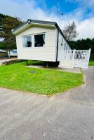 3 Bedroom Delightful Caravan with Outside Space, Parking, In Newquay - Chambres d’hôtes