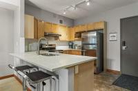 Pines & Peaks 2 Bedroom Mountain Retreat - B&B Canmore