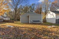 3BD Family Retreat - 4 Mins to UND - Yard Games - B&B South Bend