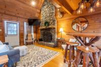 Cozy Cabin Smoky Mountains - Hot tub, pool, & golf - Bed and Breakfast Townsend