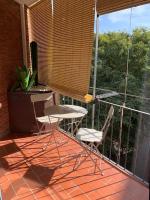 Apartment Barceloneta balcony - B&B