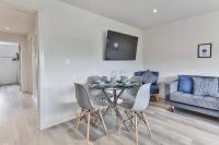 Newly Renovated 3 bed 2 bath Apartment & Parking - B&B Sheffield