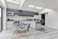Spacious, Modern 2 Bed Apartment With Ensuites - Ferienwohnung Sheffield