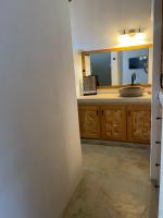 Chambre Lit Queen-Size - Vue sur Piscine