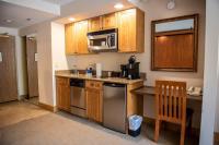 Studio Perfect Location 322 with Pool and Hot Tub - B&B