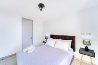 Pacific Breeze 2 BR with pool & balcony - B&B