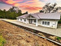 5 Bed Luxury Home - Bush views, BBQ, Comfort - B&B