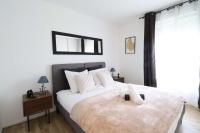 One-Bedroom Apartment with Balcony