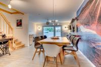 Köln-Pulheim Saphier Haus I15 min Köln Messe Lanxess I 180m2 über 4 Level I Komfort I P I Palmengarten I Babybett - B&B Pulheim