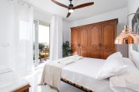 Standard Double Room with Shared Bathroom