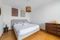 Appartement lumineux avec terrasse Courbevoie - 4P - FLAT-GUEST - B&B