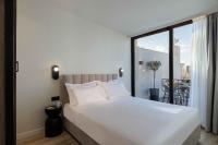 One Bedroom Penthouse with Balcony