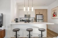 King bed, garage, workspace, near WinSport - B&B Calgary