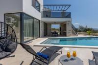 Luxury Villa RoMa 1 ,with heated saltwater pool, parking, high speed Internet, BBQ, - B&B