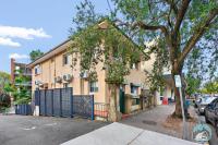 Stylish 4-Bed Loft in Manly Walk to Beach & Ferry - B&B