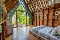 Villa with Garden View