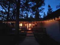 Four Seasons Getaway-Private Hot Spa with Pine Tree Views-Walk to Village and Pineknot Trailhead-Plus King Bed! - B&B Big Bear Lake