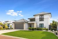 2 Story luxury beach house - B&B