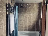 Camera Matrimoniale con Bagno in Comune