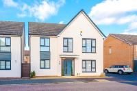 Hasting's House by YourStays - 3 Bedroom House in Stoke-on-Trent - B&B