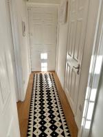 Northern Line Double Room Stay with Shared Bathroom - B&B Mitcham