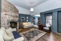 Ulster Apartment, 7 Henrietta Street, Dublin City Centre - B&B