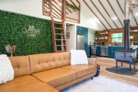 Luxury Getaway Cabin, Hot Tub, Sauna and More! - B&B