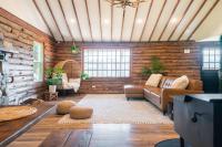 Luxury Getaway Cabin, Hot Tub, Sauna and More! - Ferienwohnung Cobleskill