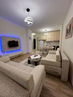 BunkArt apartment near Dajti cable - B&B Tirana