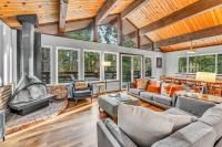 Carnelian Bay Retreat with Deck & Bonus Room - B&B Carnelian Bay