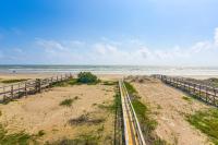 Beachfront Cottage w/ Boardwalk in Freeport - B&B Surfside Beach