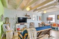 Beachfront Cottage w/ Boardwalk in Freeport - B&B Surfside Beach