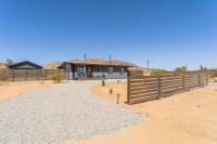 Desert Escape Climbing Wall, Hammocks & Hot Tub15 Min to Joshua Tree Park - B&B