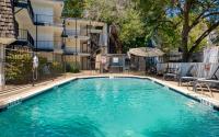 Heart of SoCo 2BR and 1BR King Suites with Free Parking, Pool, and Laundry Center - B&B
