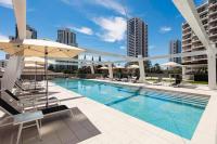 Coastal City Dream Across from Casino at Avani Broadbeach - B&B