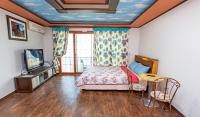 Quadruple Room 5