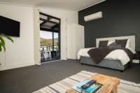 Central Mountain View Apartment, Hermanus Waterfront - B&B