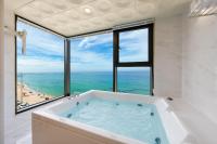 Double Room with Sea View 3
