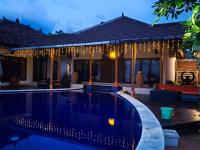 The Dharma Lovina - Mountain, Sea & Sunset View - Private Villa w Starlink - 5br - B&B