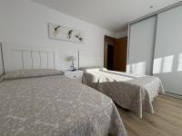 Piso en Ribeira a 20metros de la playa de Coroso - B&B