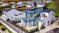 BayView Luxury 4 Bedroom Penthouse - Bed and Breakfast