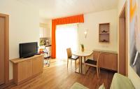 One-Bedroom Apartment with Balcony - Annex