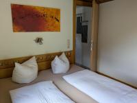 One-Bedroom Apartment with Balcony