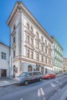 Plně vybavený apartmán u Velkého náměstí 3, Wi-Fi, vana - Chambres d'hôtes Hradec Králové