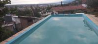 Chalet de Montaña a 8 cuadras del centro de Carlos Paz con pileta de 9 x 4 - Bed and Breakfast Villa Carlos Paz