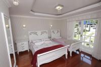 Dreibettzimmer mit Balkon