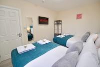 Kings Rest Villa - Free Parking & Netflix, WiFi, Walk to Coventry City Centre - Chambres d'hôtes Coventry
