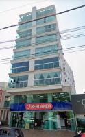 Ap novo e climatizado no centro com ótima localização na avenida principal - Ferienwohnung